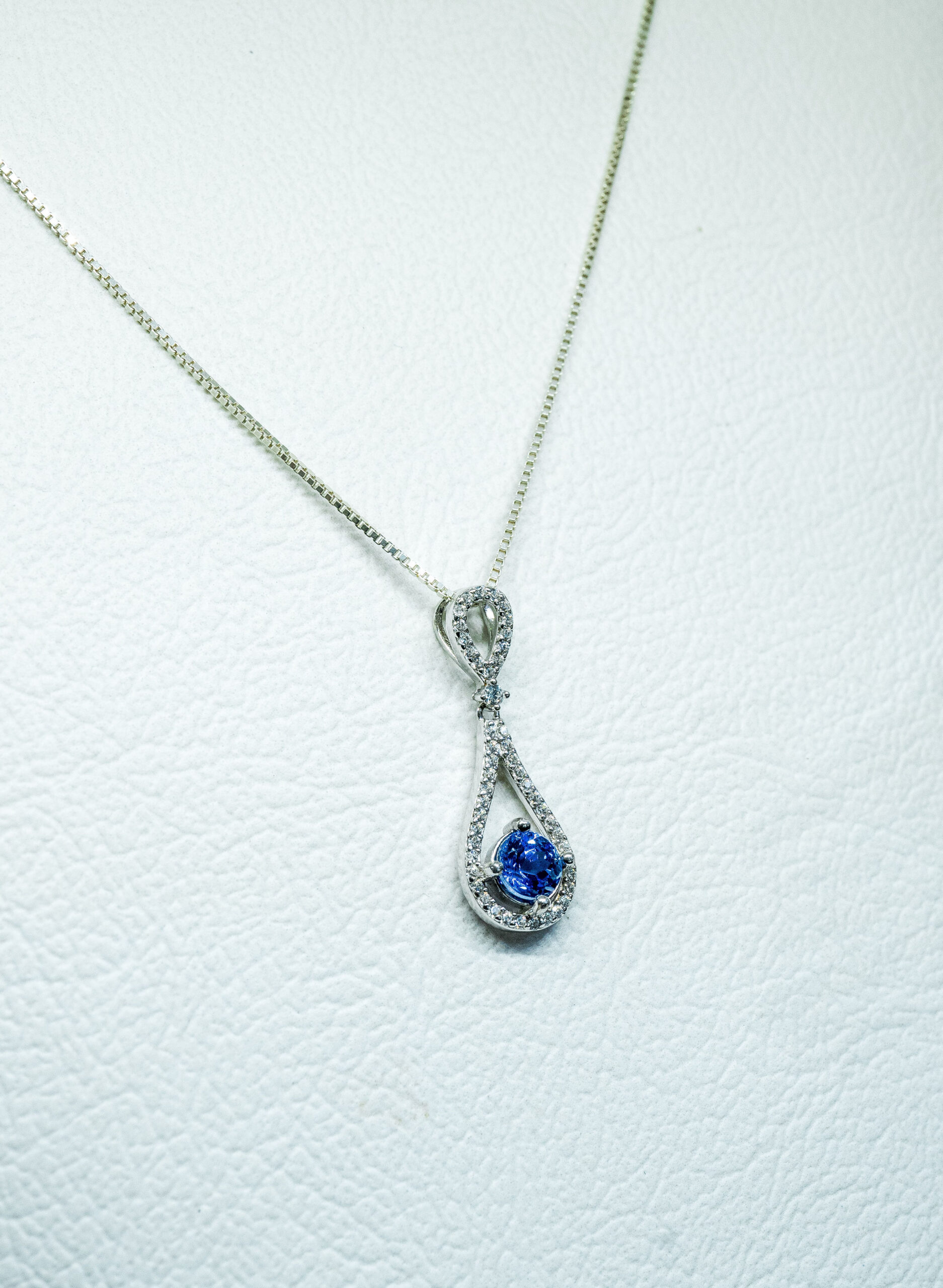 Moonrise Golden Necklace - Image 3