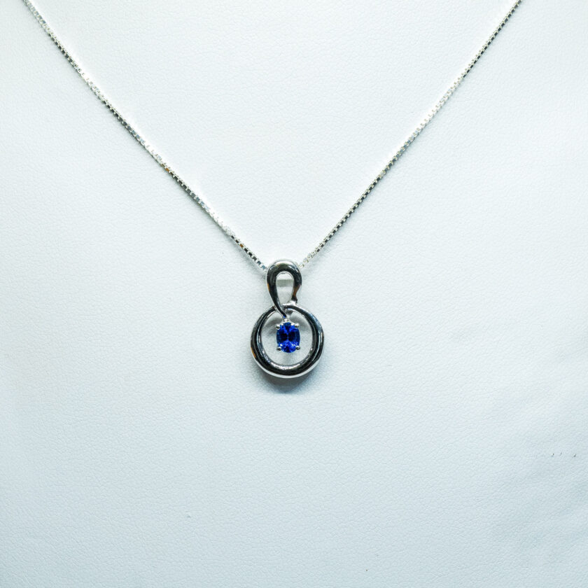 Exuberant golden Necklace